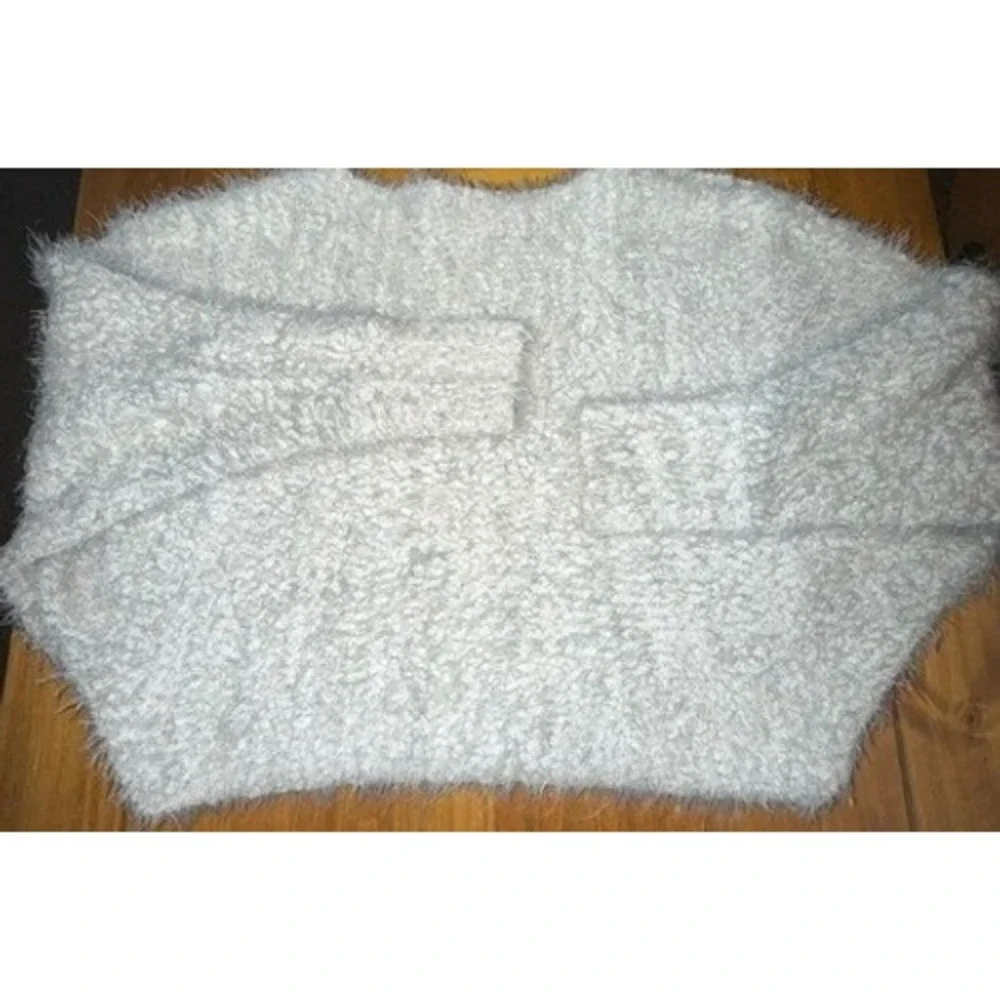 Ecote Urban Outfitters White Eyelash Knit Fuzzy Pullover Sweater Womens Small